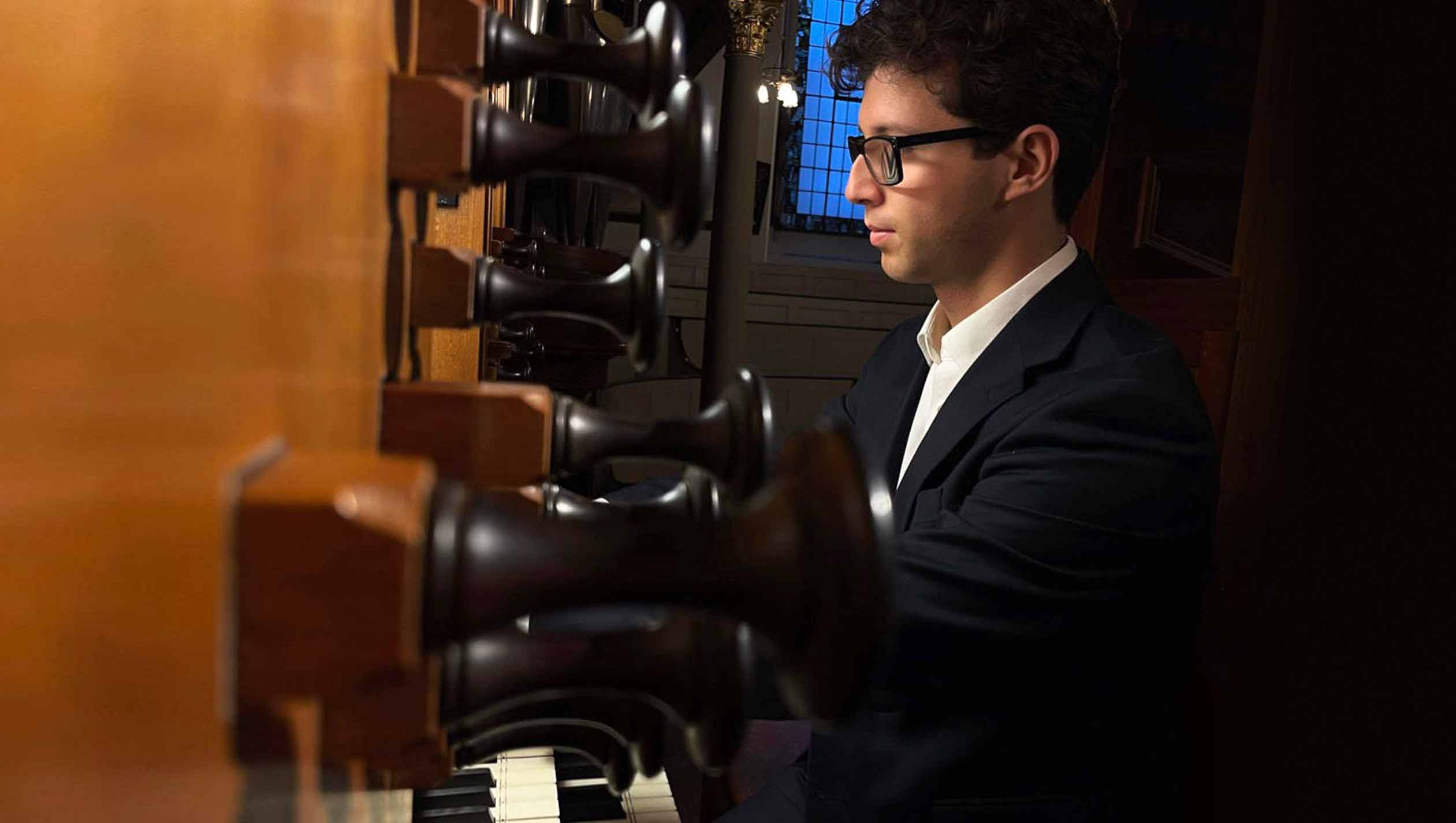 joshua-simoes-organ-concert